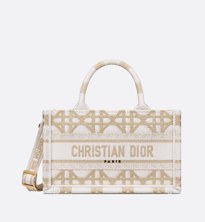 Dior 迪奥 S5573CESI_M01E 迷你 Book Tote 手袋 白色面料和金色调超大藤格纹刺绣 (21.5 x 13 x 7.5 cm)